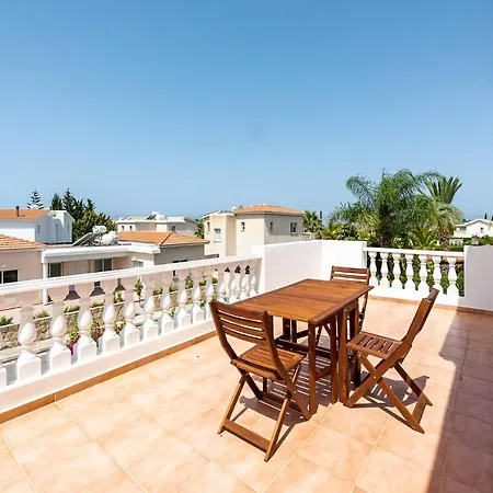 Alysia By Ezoria Vila *