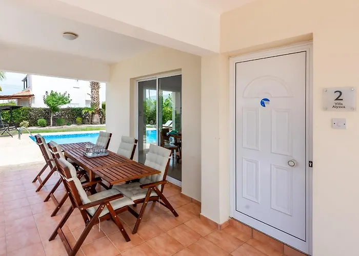 Alysia By Ezoria Vila