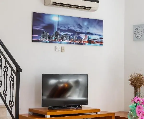 Alysia By Ezoria Vila *